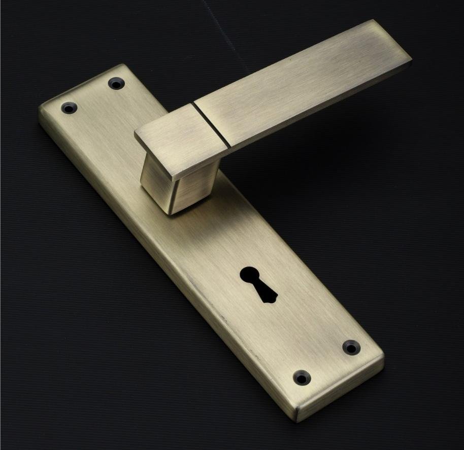 Lever door handle, antique brass finish